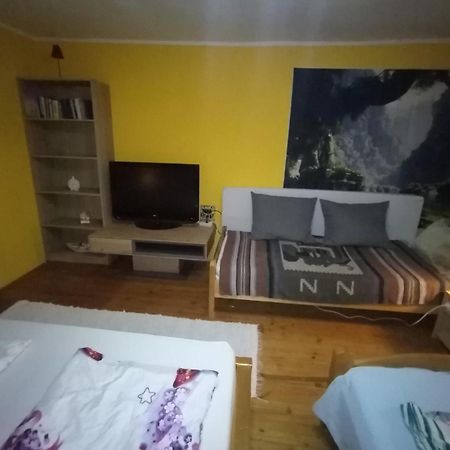 Kert Oevezeti Lakas Apartment Gyongyos Luaran gambar