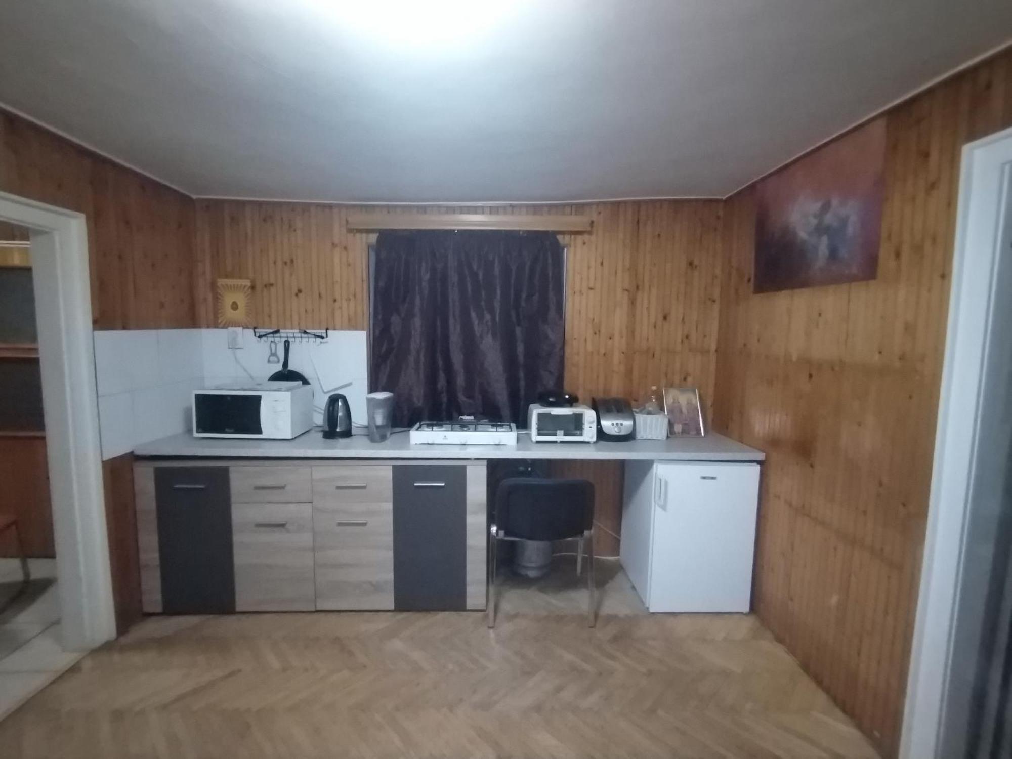 Kert Oevezeti Lakas Apartment Gyongyos Luaran gambar